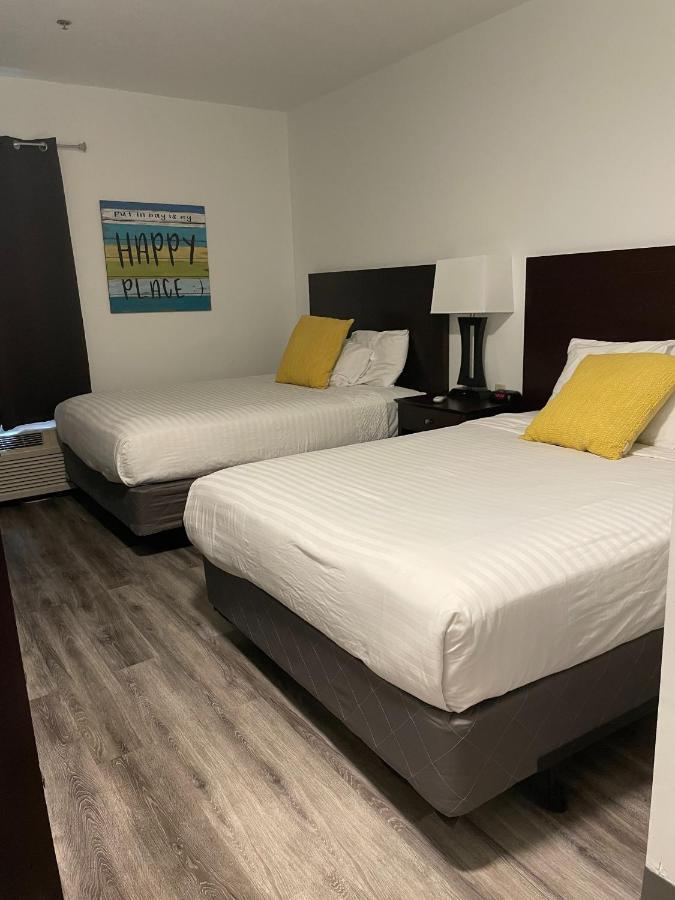 Bay Lodging Resort Put-in-Bay Bagian luar foto