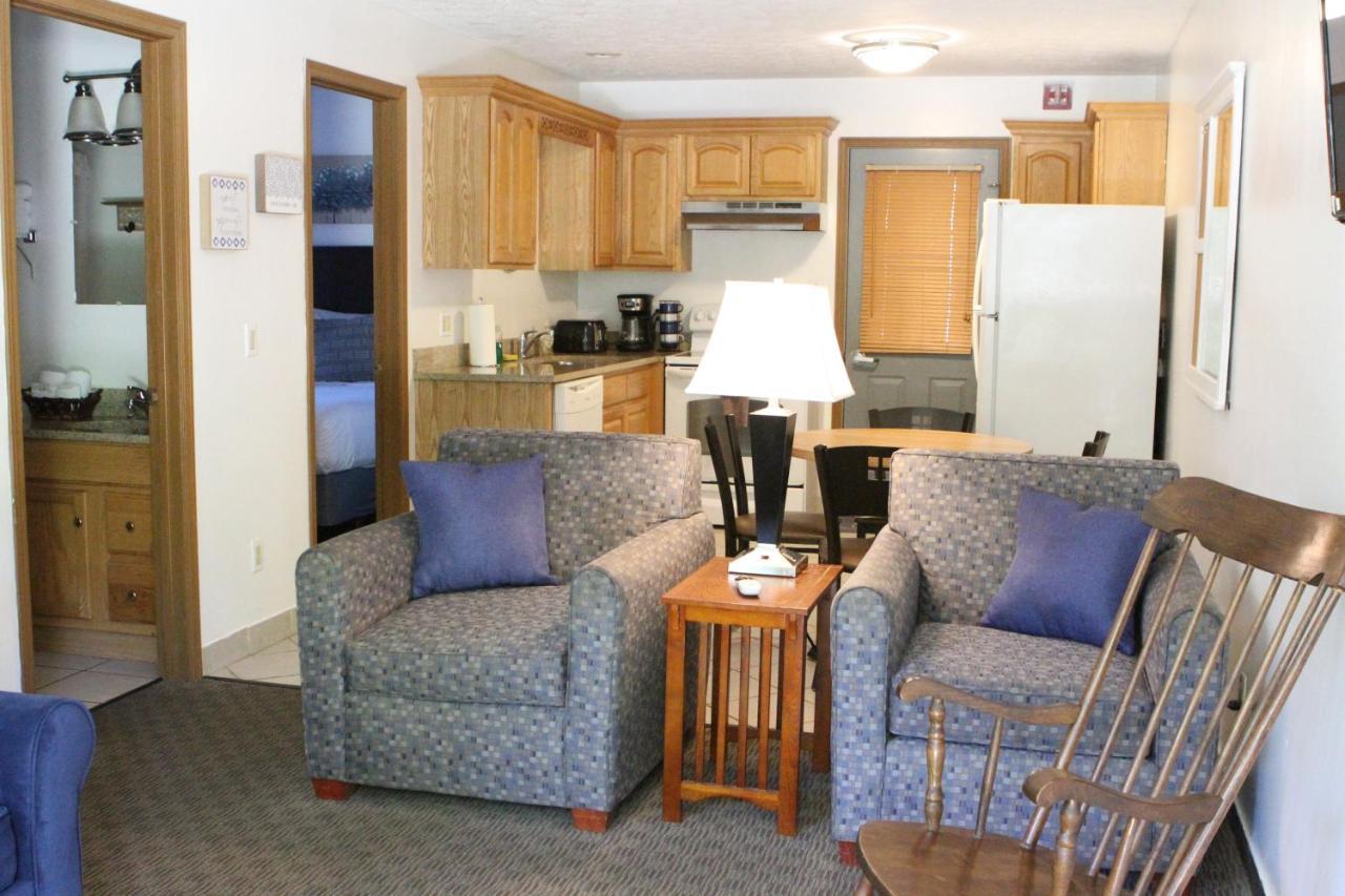 Bay Lodging Resort Put-in-Bay Bagian luar foto
