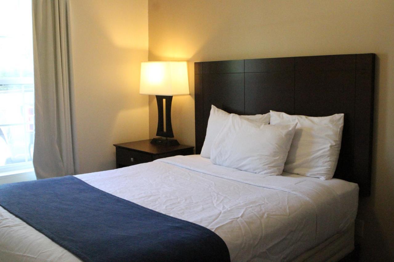 Bay Lodging Resort Put-in-Bay Bagian luar foto
