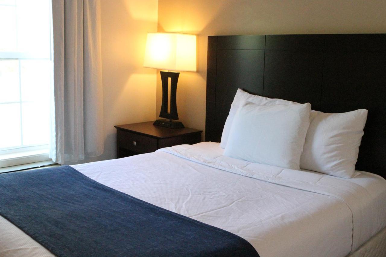 Bay Lodging Resort Put-in-Bay Bagian luar foto