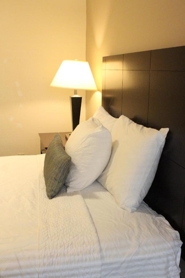 Bay Lodging Resort Put-in-Bay Bagian luar foto